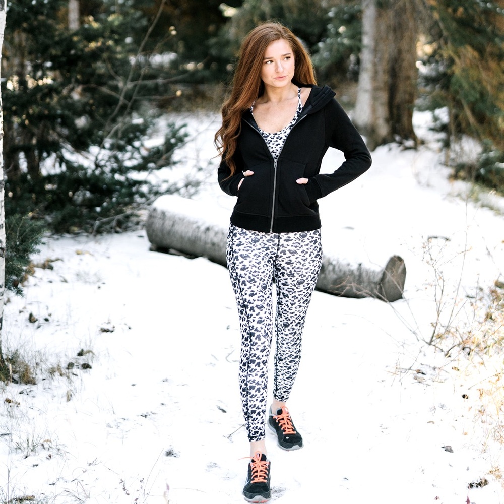 🌙 ZYIA Snow Leopard Brilliant hi-rise legging, Size 6-8